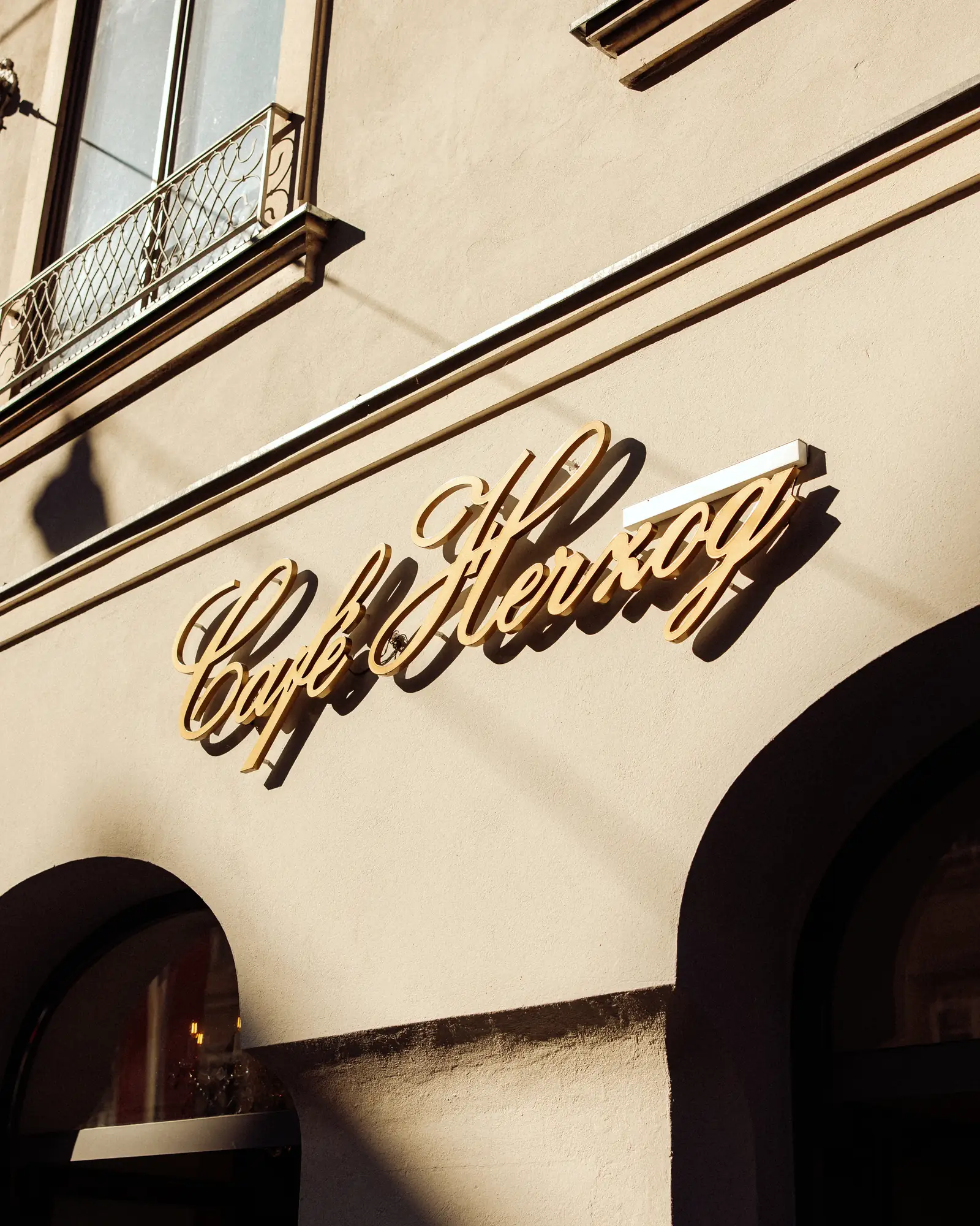 Innenansicht und Ambiente des Café Herzog an der Herrengasse in Graz